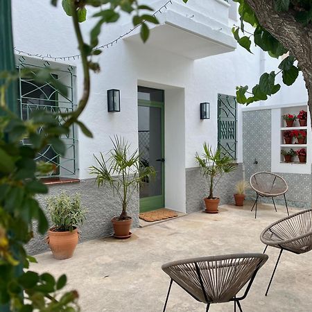 Les Filles Hotel Делтебре Екстериор снимка