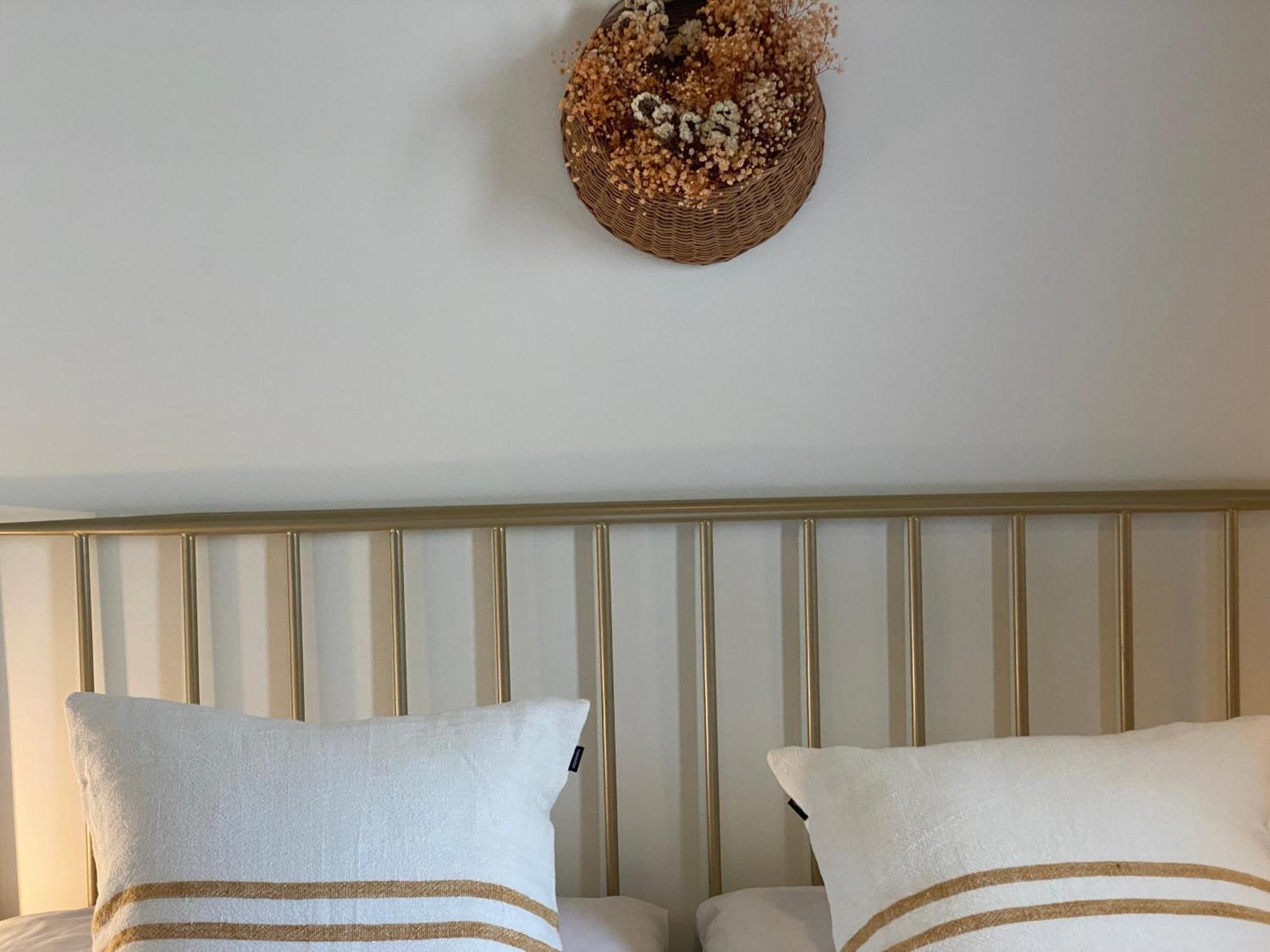 Les Filles Hotel Делтебре Екстериор снимка