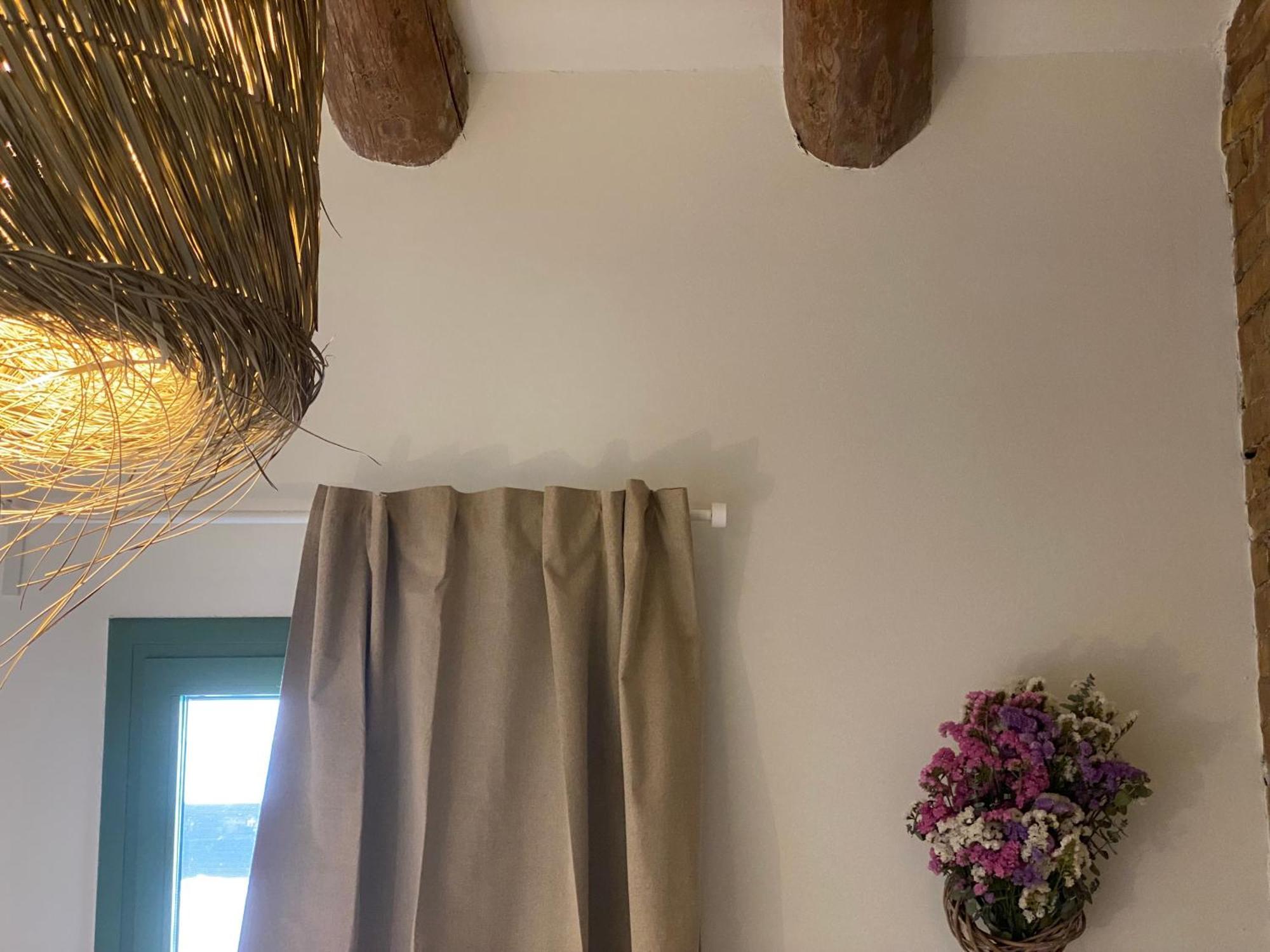 Les Filles Hotel Делтебре Екстериор снимка