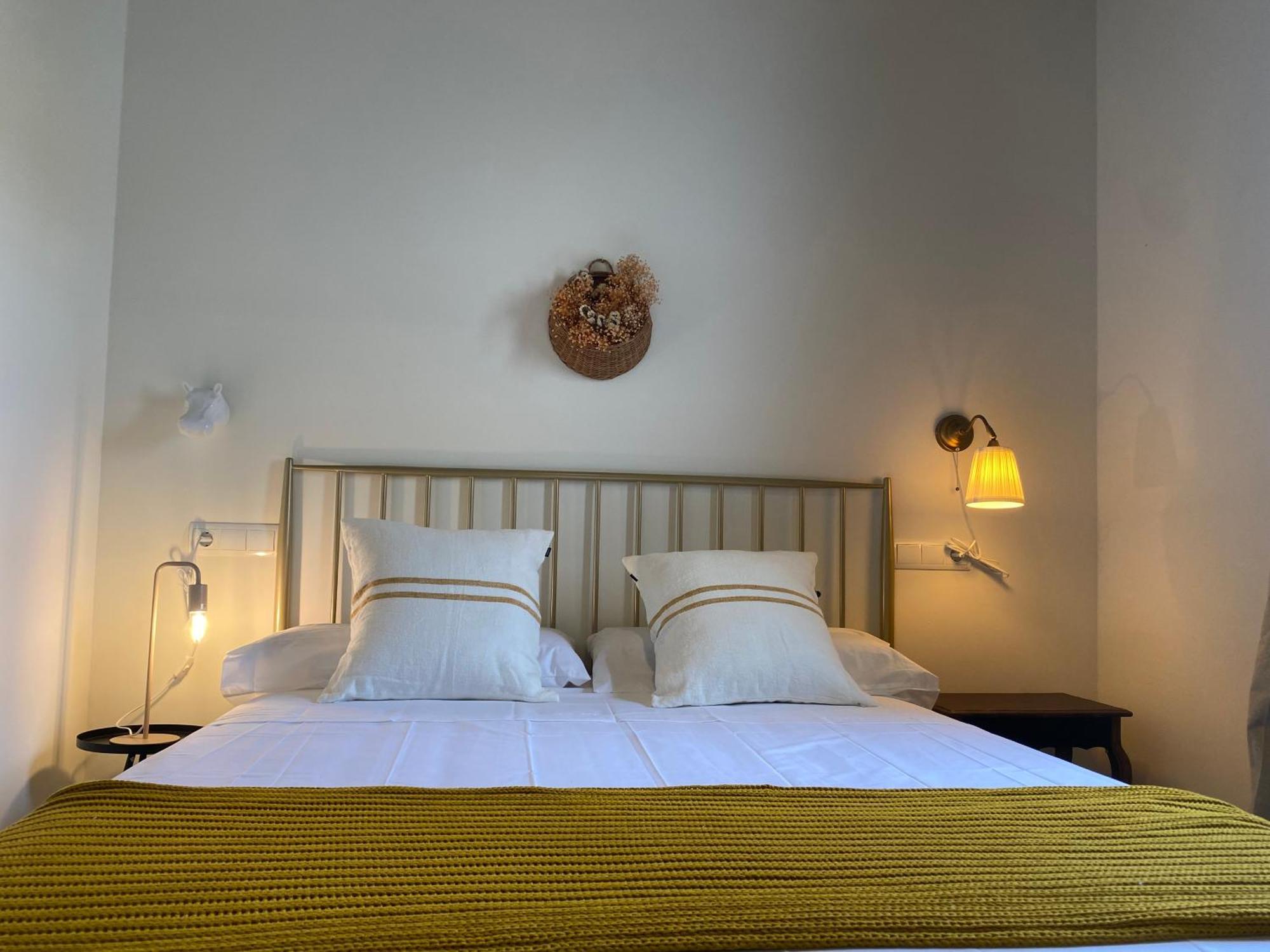 Les Filles Hotel Делтебре Екстериор снимка