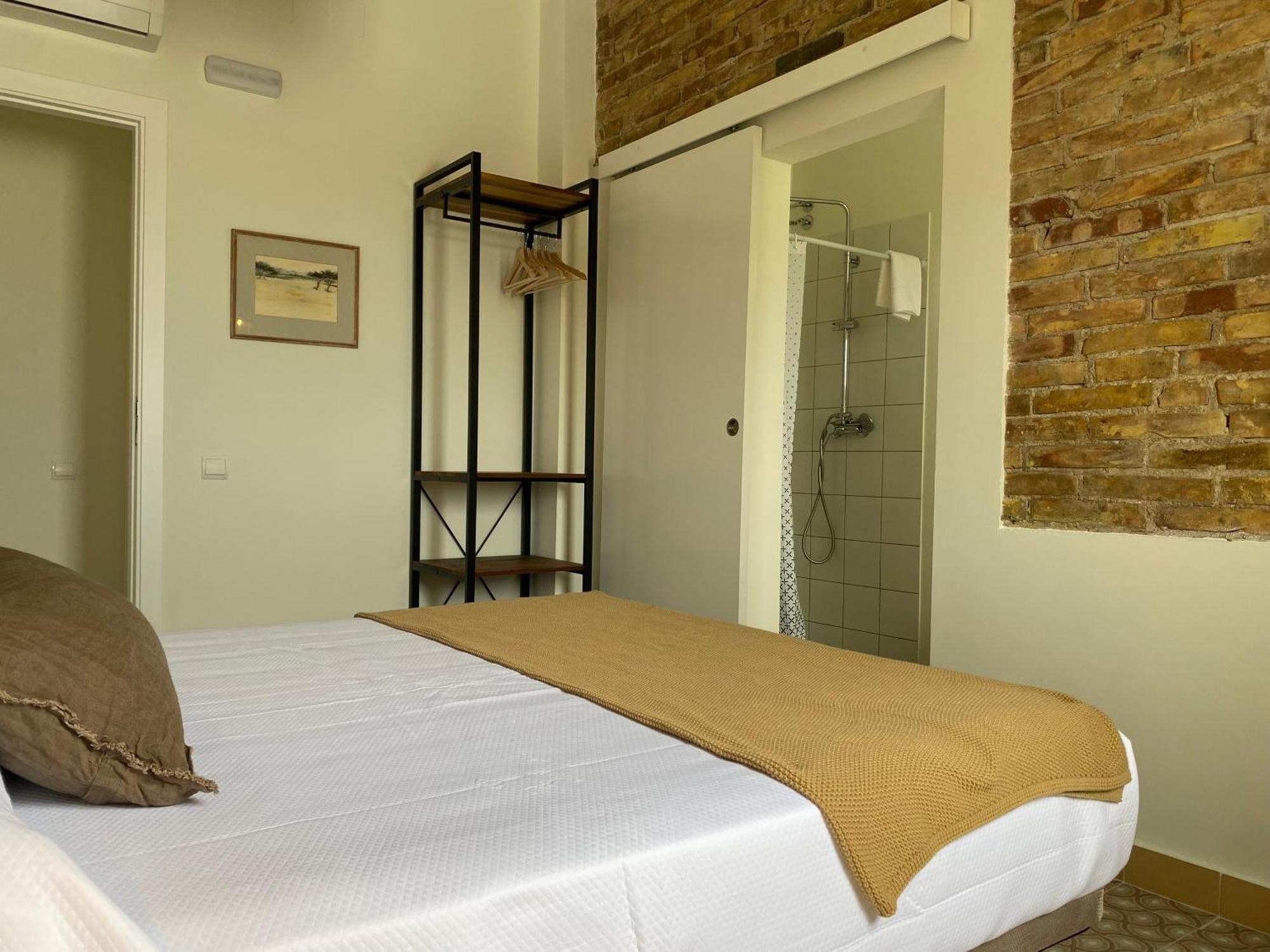 Les Filles Hotel Делтебре Екстериор снимка