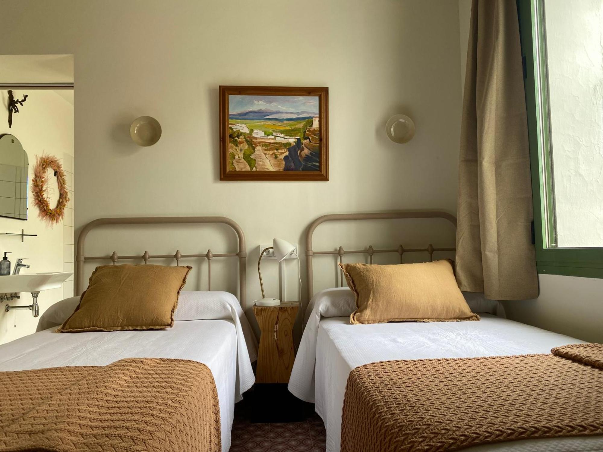 Les Filles Hotel Делтебре Екстериор снимка