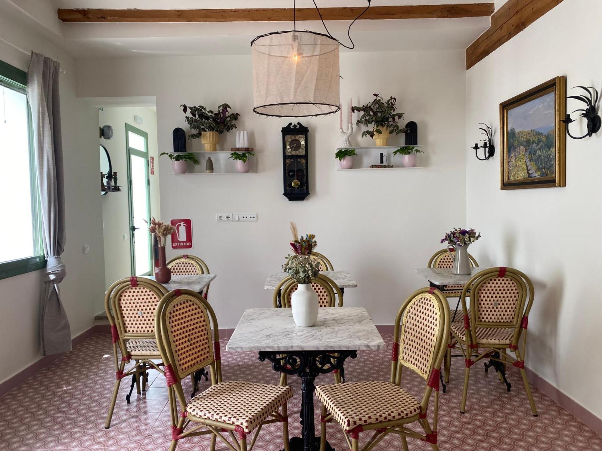 Les Filles Hotel Делтебре Екстериор снимка